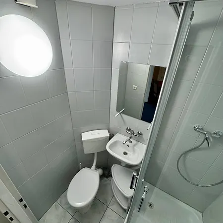 公寓 Na Teligi 1 *