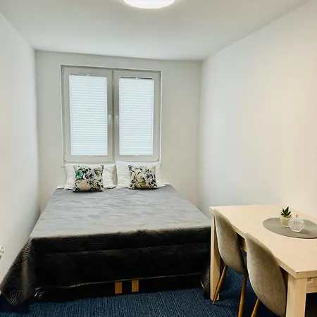 公寓 Na Teligi 1 *