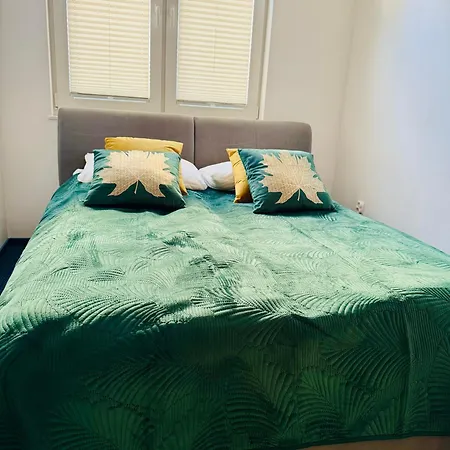 公寓 Na Teligi 1 *